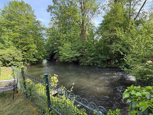 Premium apartment on the banks of the Essonne: an elegant getaway offering absolute tranquility.