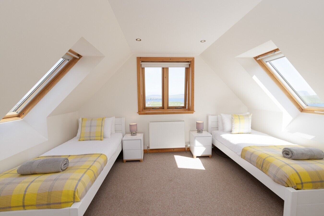 4 bedrooms, iron/ironing board, WiFi (free), bed sheets
