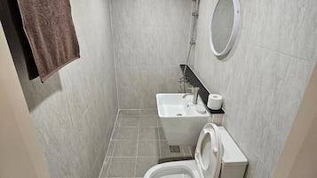 Deluxe Double Room, 1 Double Bed, Non Smoking | Bathroom