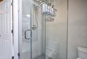 Bruser, håndklæder, Sæbe, Toiletpapir