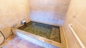 デラックス ヴィラ 6 ベッドルーム ラナイ マウンテンビュー | 共用バスルーム