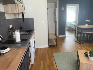 Private kitchen - A quiet location in the city center. (Issoudun)