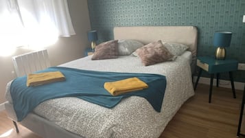 Iron/ironing board, WiFi, bed sheets