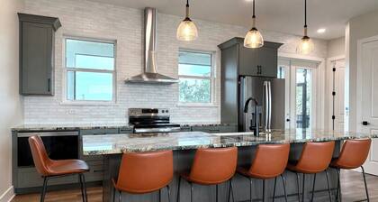 The Crab Shack - NEW Waterfront Home - HOT TUB - Fishing - Scalloping