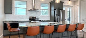 The Crab Shack - NEW Waterfront Home - HOT TUB - Fishing - Scalloping