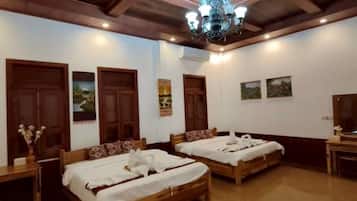 Family Quadruple Room, City View | Desk, free WiFi