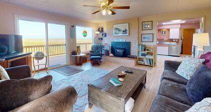Deck, Beautiful Sunrises, BBQ, 2bd,1ba (SLanding)