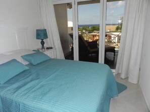 Room - Sea views, one bedroom apartment, Lantana 35 (weston)