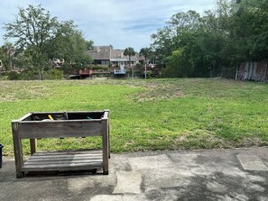 Property grounds - Full house, monthly discount, furnished. (Orange Park)