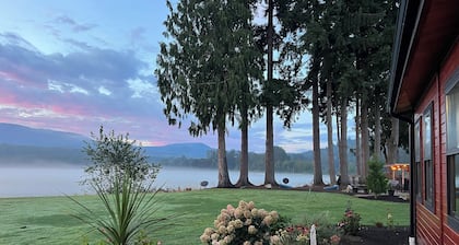 Delightful 6-bedroom lodge in Monroe perfect for group getaways