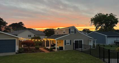 Serene 1-bedroom guest house in charming Poquoson with dock and kyack access