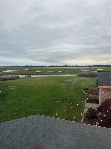 Serene 1-bedroom guest house in charming Poquoson with dock and kyack access