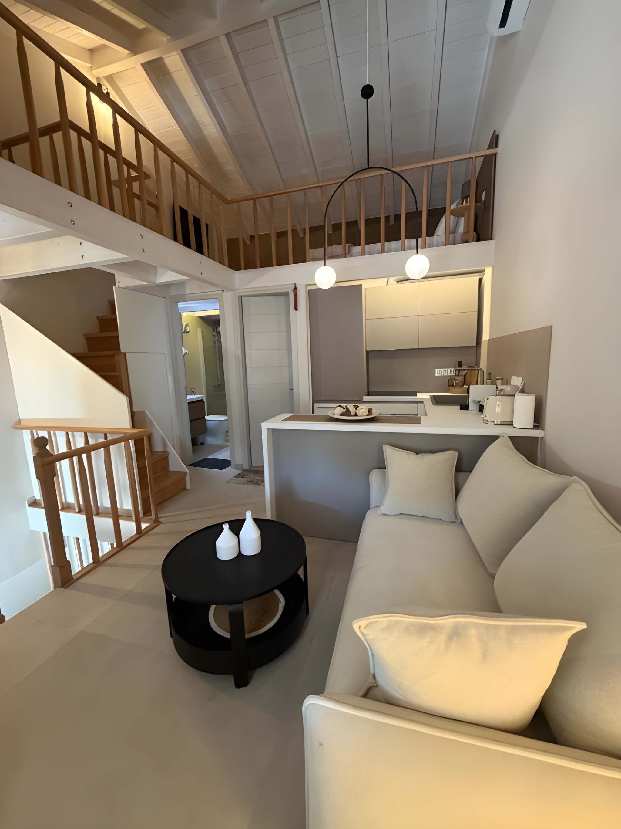Comfort Apartment, 2 Bedrooms, Balcony, City View | Living area