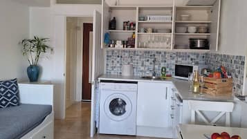 Studio, Accessible | Laundry