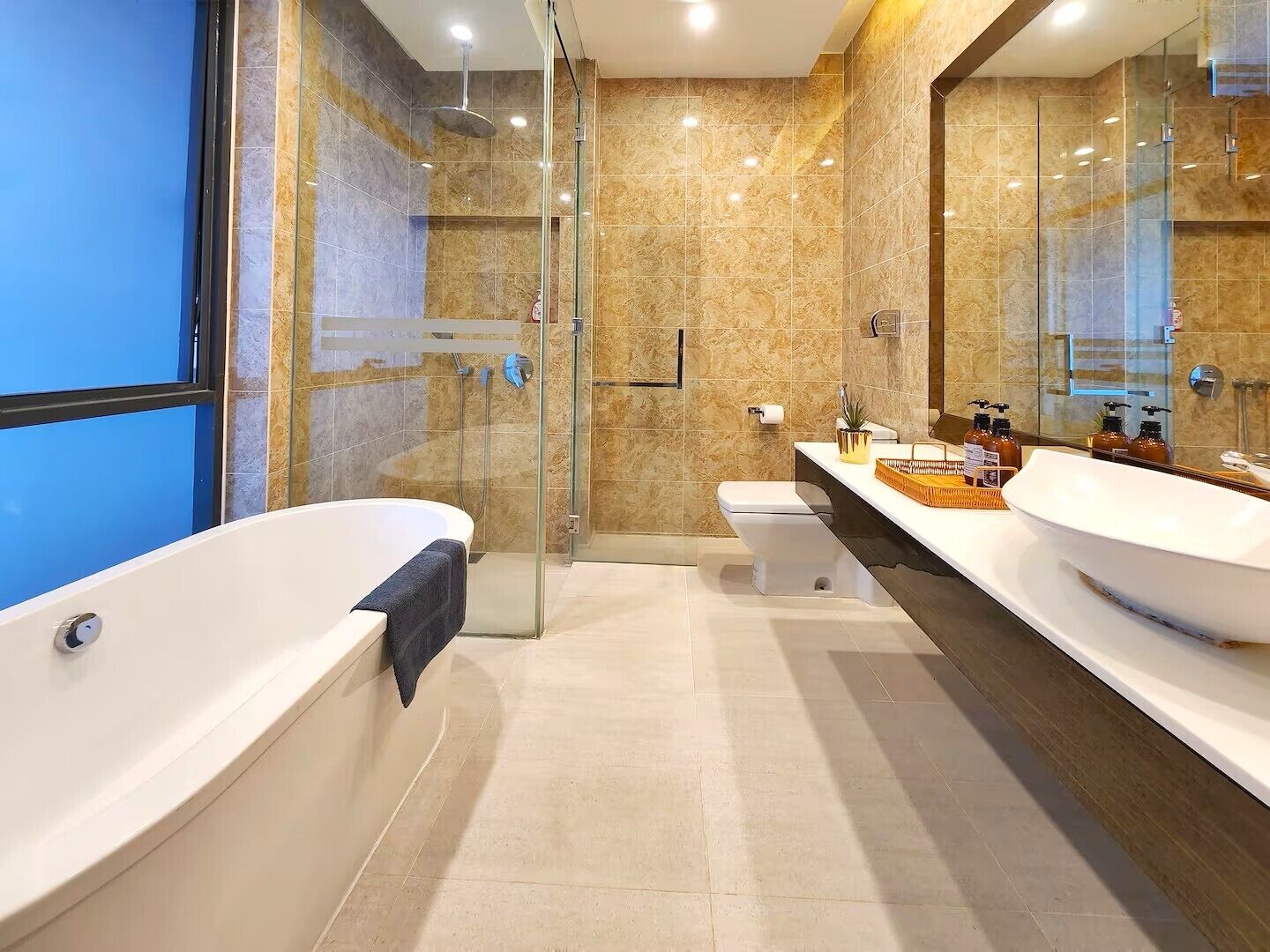 Studio | Bathroom