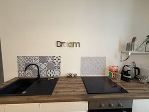 Private kitchen - Vrbo Property (Metz)