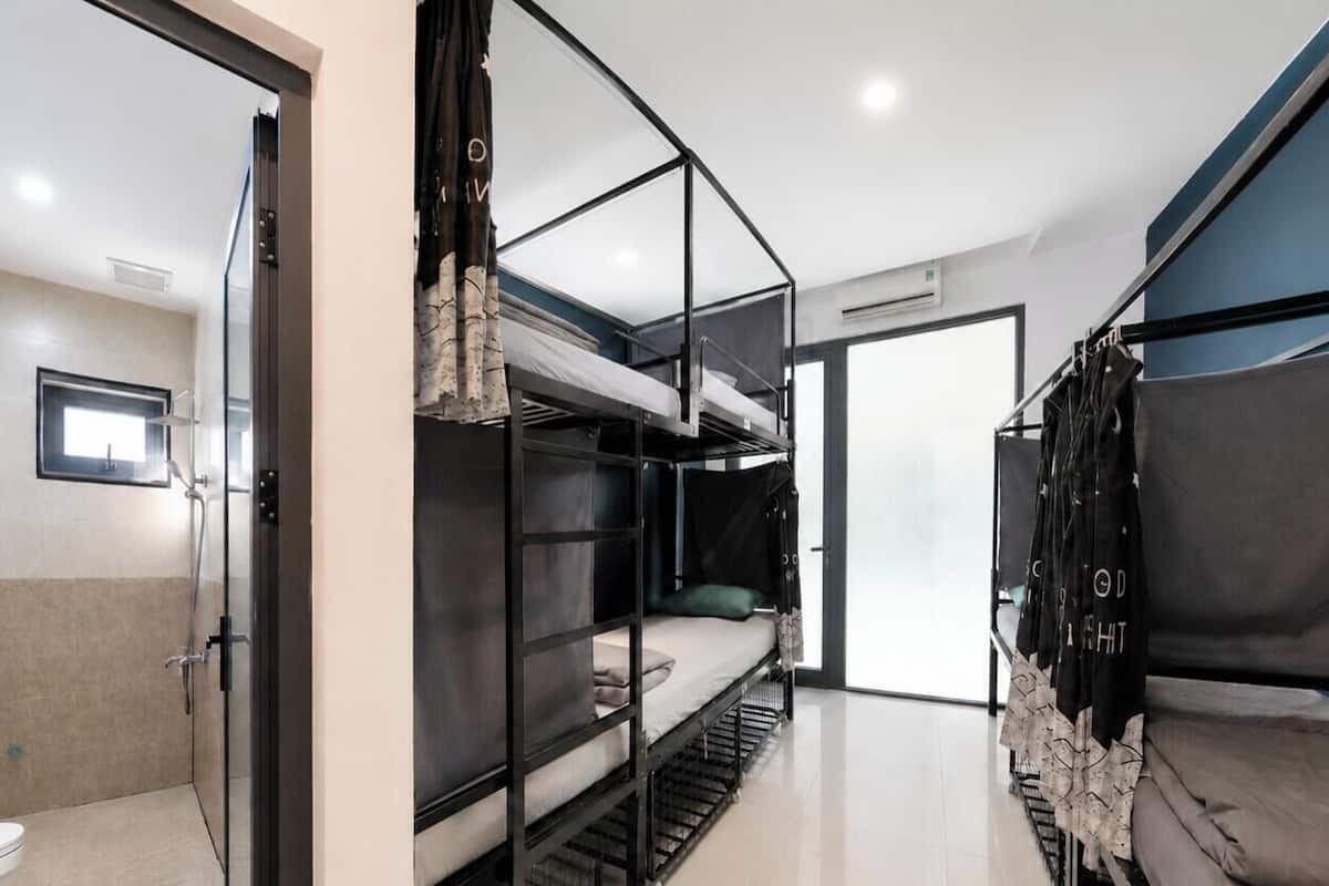 Economy Shared Dormitory, Mixed Dorm, Non Smoking | WiFi (free), bed sheets