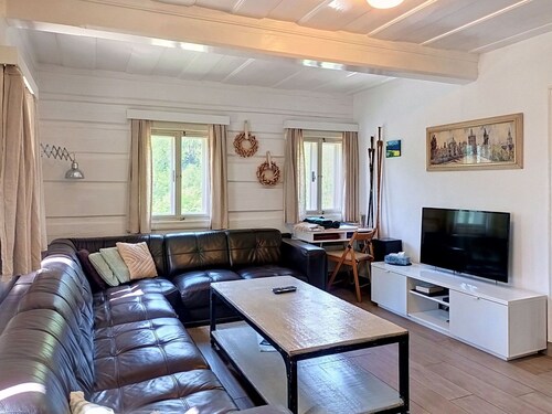 Wonderful private villa for 8 guests with WIFI, TV, terrace and pets allowed