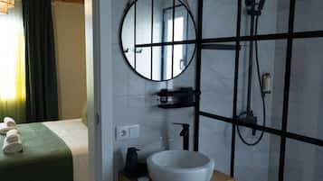 Apartment, Multiple Beds, Hill View | Bathroom