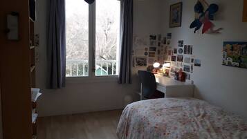 4 chambres, fer et planche à repasser, Wi-Fi, draps fournis
