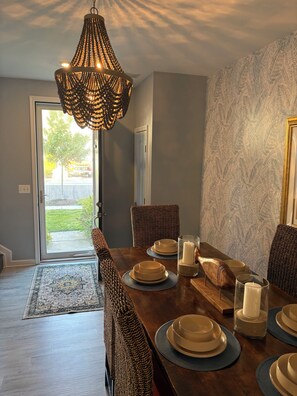 Dining - Beautiful Ocean view 3 bedroom plus loft townhome Villa pets welcome (Ocean View)