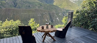 Glamping for two in Cahuasquí--perfect for nature lovers on our Higo Platform