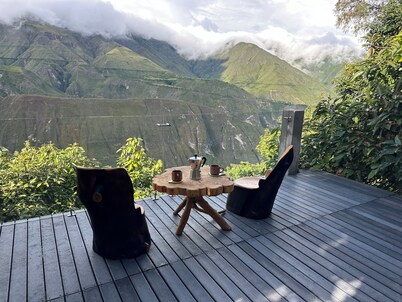 Glamping for two in Cahuasquí--perfect for nature lovers on our Higo Platform
