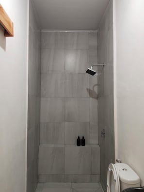 Bathroom - HomeBase Areguling (Kuta)
