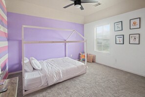 4 Schlafzimmer, Bügeleisen/Bügelbrett, WLAN, Bettwäsche