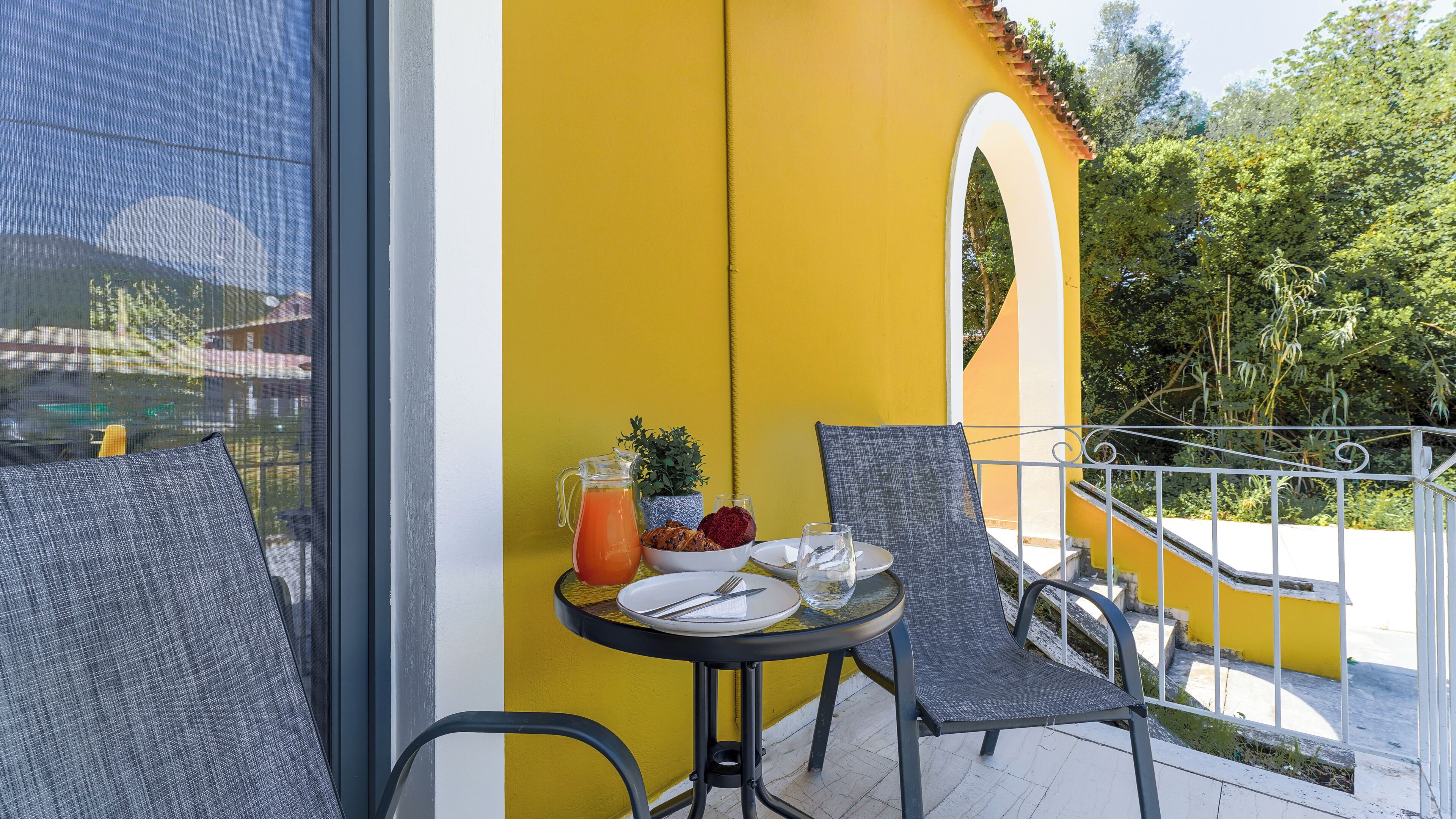 Basic Apartment, Courtyard View | Outdoor dining