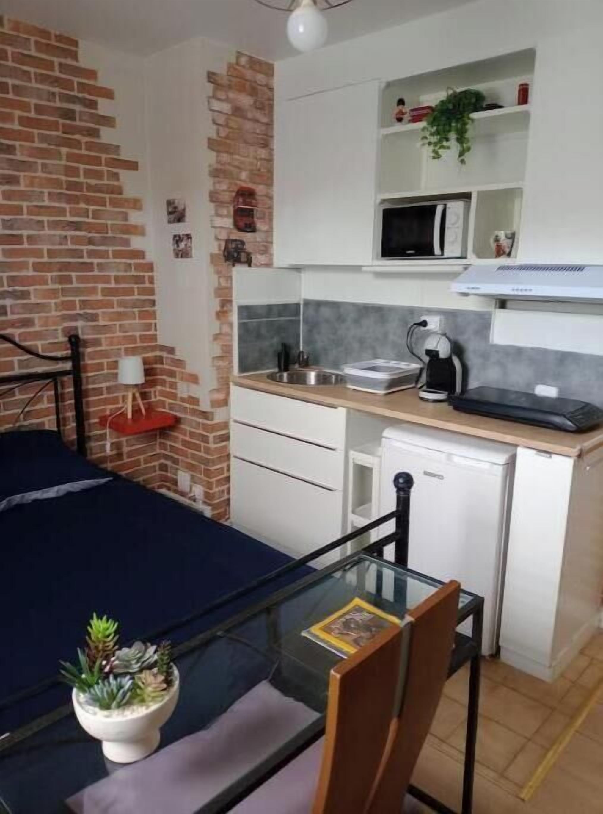 2 chambres, coffres-forts dans les chambres, bureau