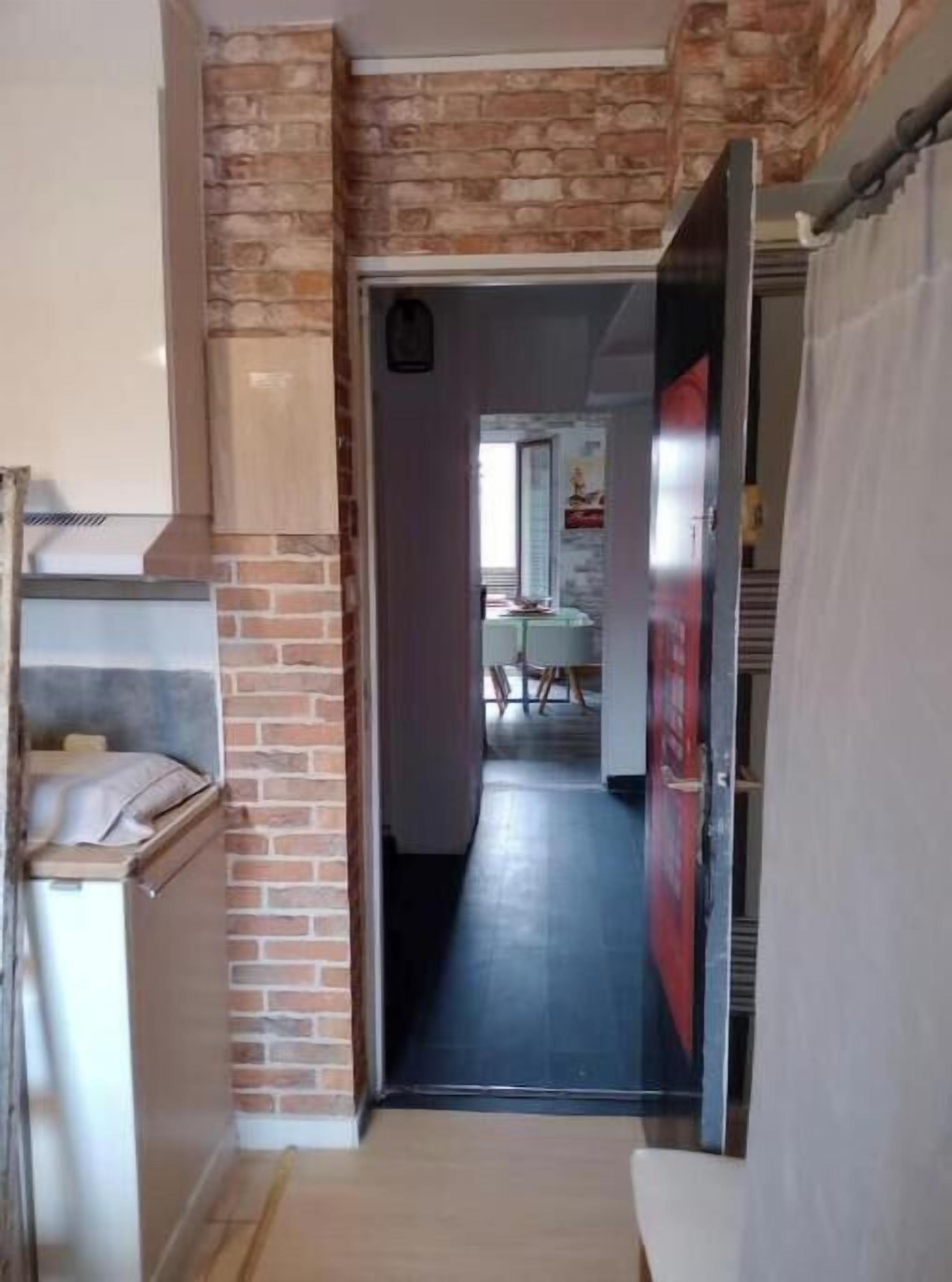 2 chambres, coffres-forts dans les chambres, bureau