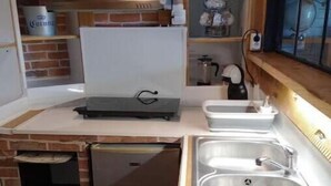 Private kitchen - Charming T3 of 57m2 with balcony 1st floor of house in secure residence (La Valette-du-Var)
