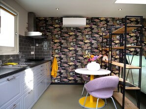 Private kitchen - Cozy guesthouse with private garden and free parking (Rotterdam)