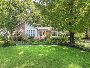 Exterior - King + 3 Queens with Ping Pong Fun + Relaxing Deck (Greensboro)