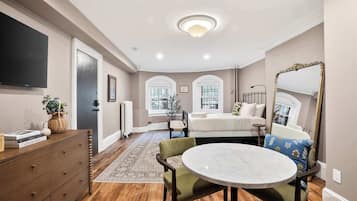 Classic Studio | Interior