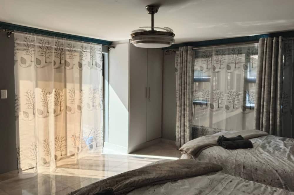 Crompton Studio Apartment 786