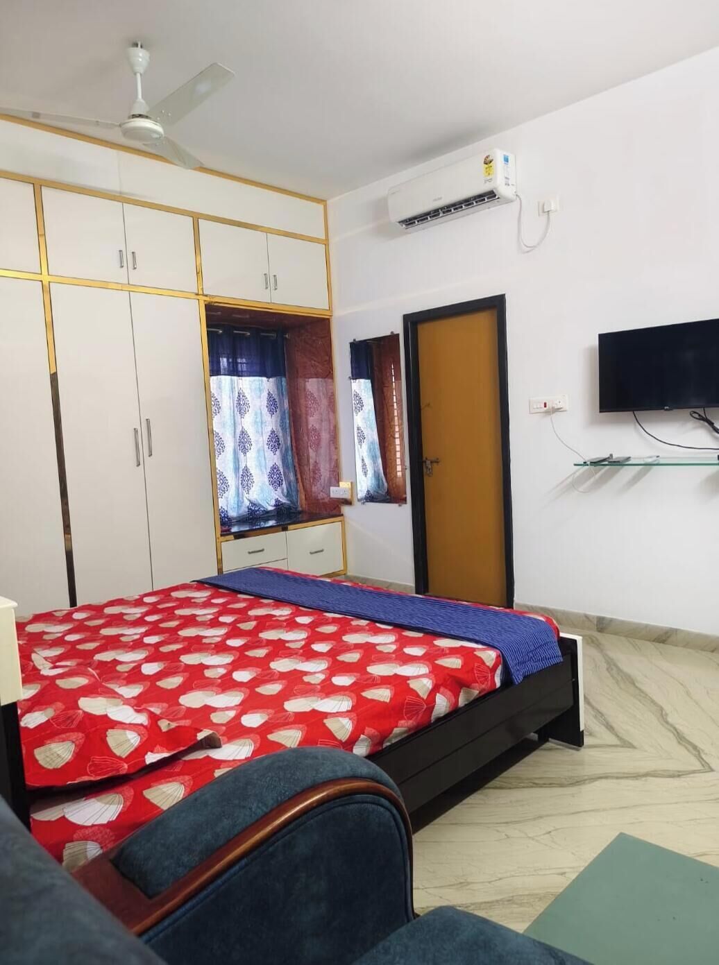 3 bedrooms, iron/ironing board