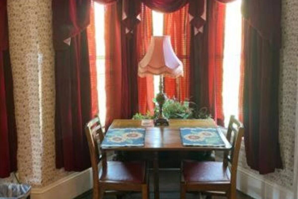 Classic Double Room, 1 Queen Bed, Non Smoking, Mountain View | WiFi (free)