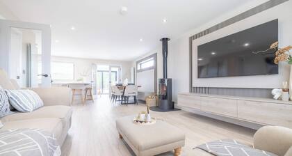 Luxury House in Templepatrick I Big Garden I Near Airport & Belfast