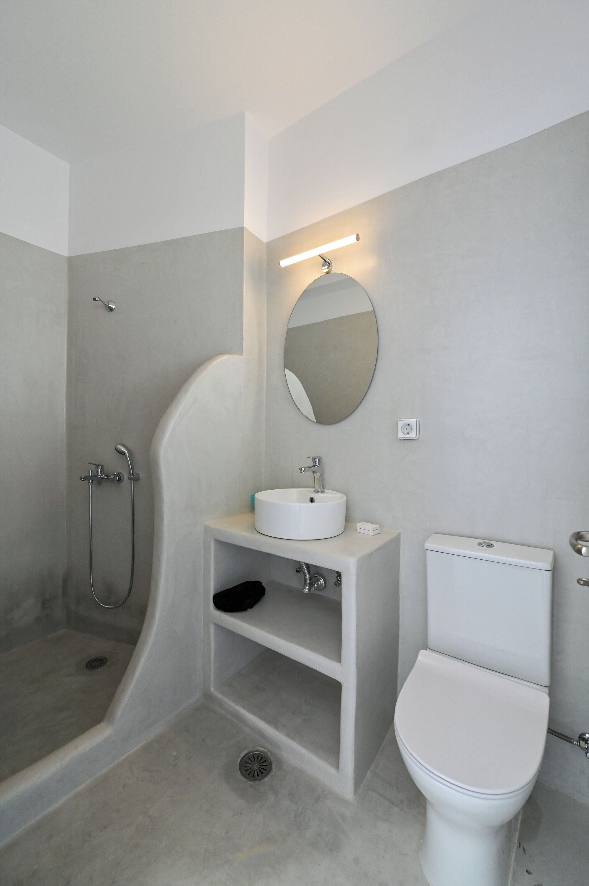  Comfort Double Room Sea View | Salle de bain | Douche, articles de toilette gratuits, sèche-cheveux
