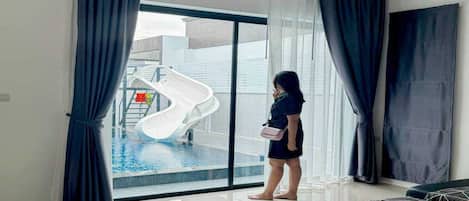 Family Three-bedroom pool Villa