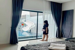 Family Three-bedroom pool Villa | Minibar, Wi-Fi gratis, dan seprai linen