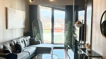 Apartment, Balkon | Wohnbereich