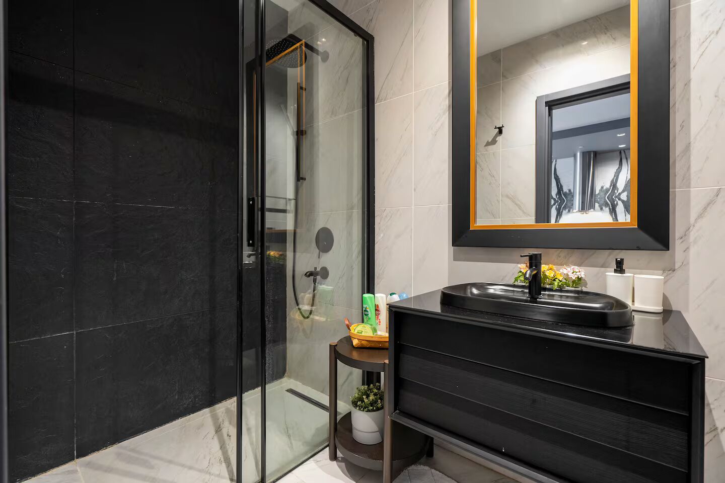 Apartment, Balcony | Bathroom