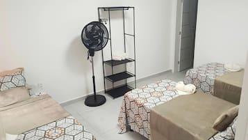 3 chambres, fer et planche Ă repasser, accĂšs Internet, draps fournis
