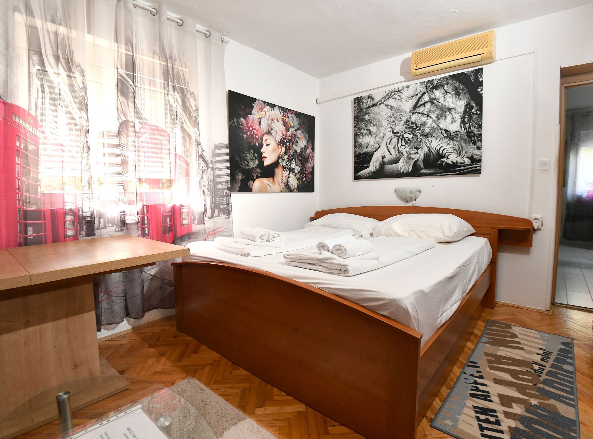 2 bedrooms, cots/infant beds