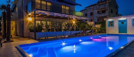 Departamento (One Bedroom Apartment with Balcony) | Alberca