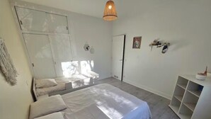 1 室のベッドルーム、WiFi、ベッドシーツ