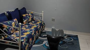 Departamento, 2 habitaciones, con acceso para personas discapacitadas, patio | Sala de estar